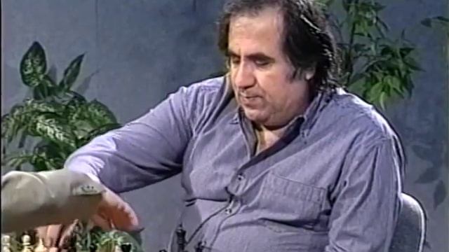 Karpov Teaches Middlegame Strategy ? (Beginner Chess Videos)