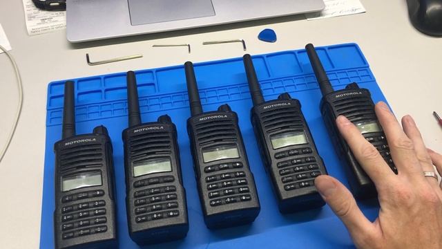 Радиостанции Motorola XT665d после ремонта. смотреть онлайн