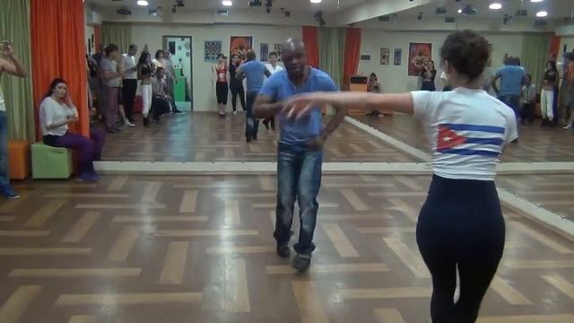 Резюме Styling Carlos Correa и Мария La Cubana смотреть онлайн