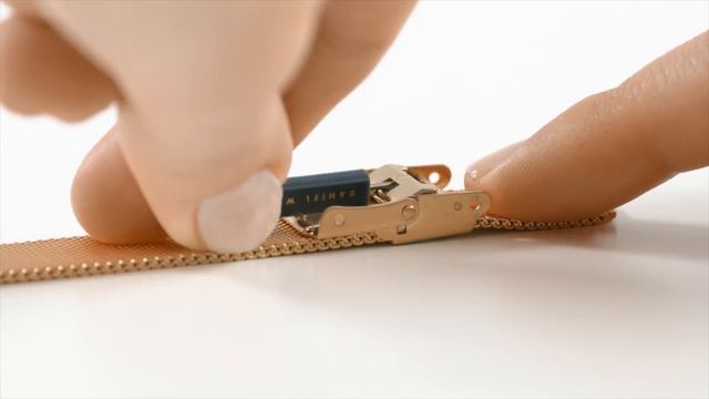 How to adjust your Petite Melrose watch strap - Daniel Wellington смотреть онлайн