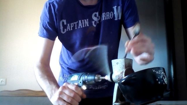 Механическая кофемолка превращается в электрическую. смотреть онлайн