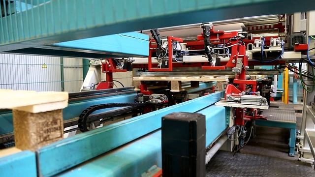 Palettenproduktion ohne mechanische Kopplung | ROTH | SEW-EURODRIVE смотреть онлайн