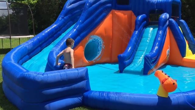 Inflatable Water Slide - Banzai Pipeline Twist (Newer Version) смотреть онлайн