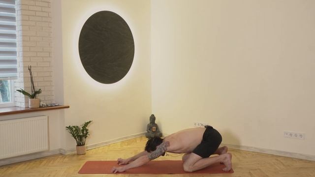 Йога: урок 0. СИЛОВАЯ БАЗА! Упражнения для закачки спины на каждого! смотреть онлайн