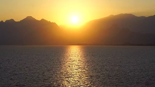 Расслабляющая музыка закат на море смотреть онлайн