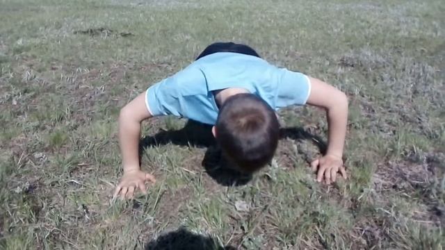 Бьём мировой рекорд по отжиманиям смотреть онлайн