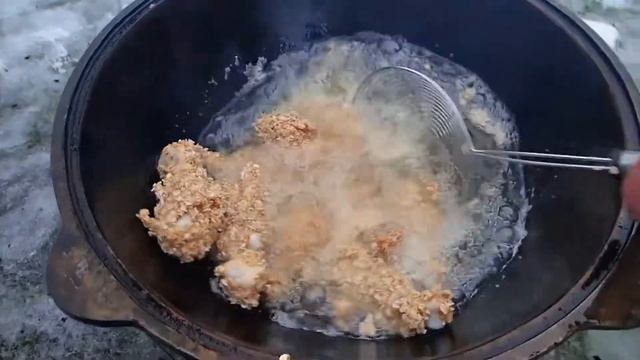 Куриная голень в казане. Хрустящая корочка обеспечена смотреть онлайн