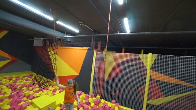 Возвращение.Flash Park в Diamond city.Впервые на батутной арене.Жареное мороженое. смотреть онлайн