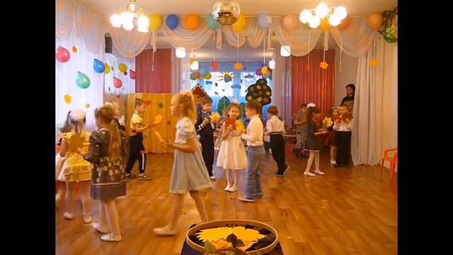 танец "С листиками" смотреть онлайн