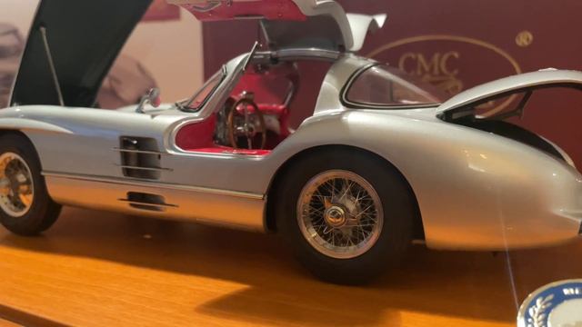 CMC 1/18 - Mercedes 300 SLR Uhlenhaut смотреть онлайн