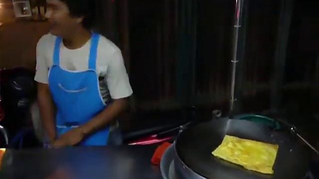 Блины с абрикосовым соусом