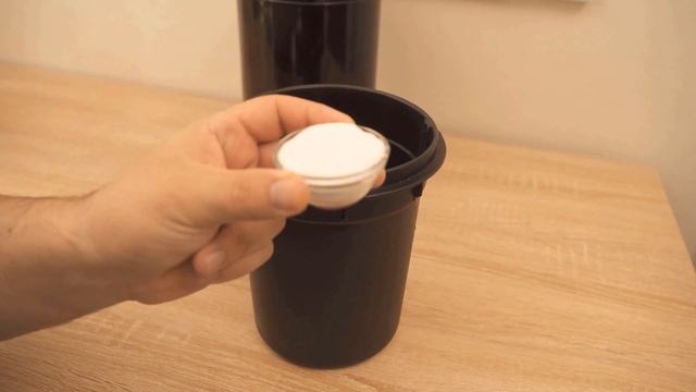 Вот что вы ВСЕГДА должны насыпать в мусорное ведро ? (супер ГЕНИАЛЬНЫЕ) ? смотреть онлайн