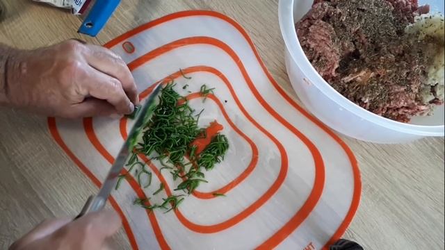 САША ГОТОВИТ ЛЮЛЯ КЕБАБ-- 1 ЧАСТЬ смотреть онлайн