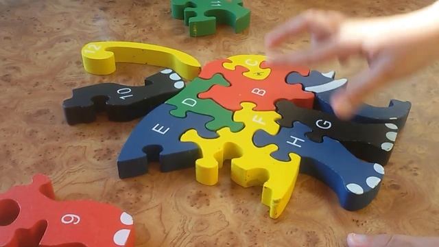 Собираем деревянный ПАЗЛ. Слон по буквам. Putting wooden puzzle. смотреть онлайн