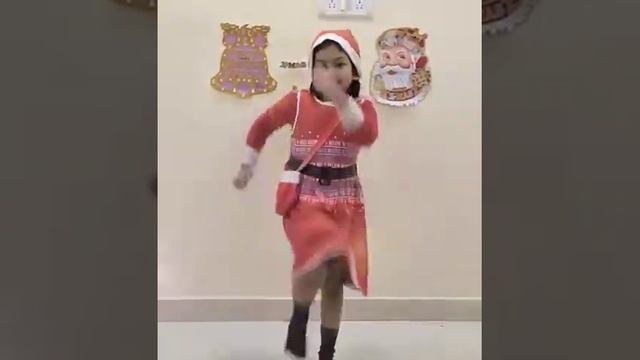 jingle bells dance for kids, easy Christmas dance for kids. смотреть онлайн
