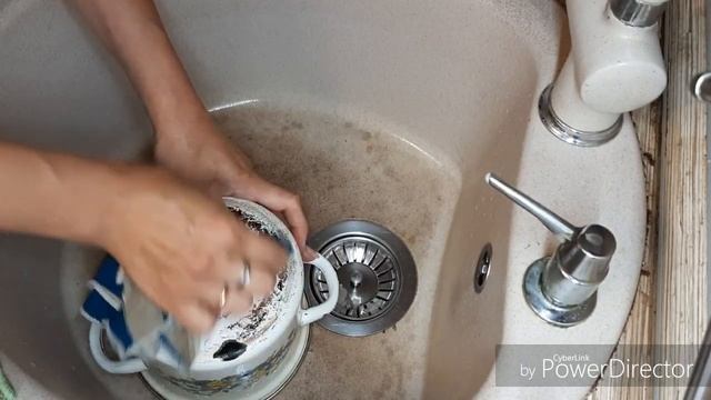 Что лучше справиться с застарелым жиром на кастрюле: салфетка от Гринвей, тряпка или губка? смотреть онлайн