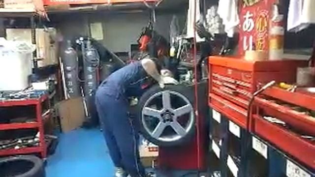 ボルボＶ７０のタイヤ交換　ブリヂストン・POTENZA S001 235/40-18 смотреть онлайн