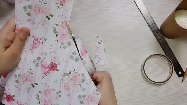 Как украсить крафт стакан за 20 рублей для мыльного букета применяя бумагу для скрапбукинга. смотреть онлайн