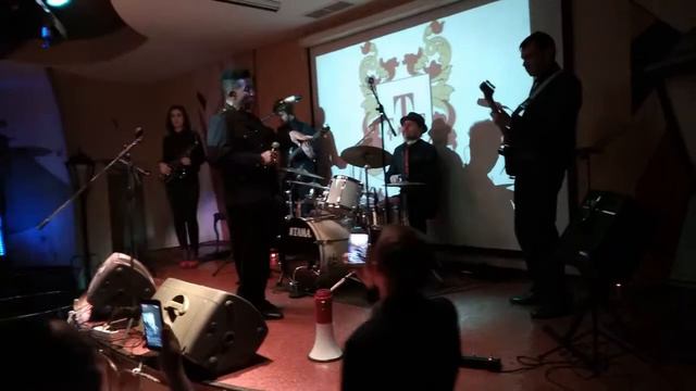 Steven Mitchell & PaintBox music group - In A Mellow Tone смотреть онлайн
