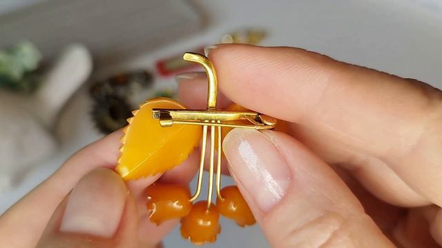 #14 Янтарь \Пополнение коллекции \  Старая брошь  \ Будни чешской деревни   #чешскаябижутерия