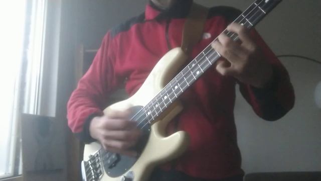 Another funky/latin slap bass lick with a touch of samba смотреть онлайн
