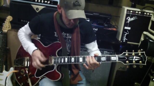 Gibson ES-355 Vibrola Faded Cherry смотреть онлайн