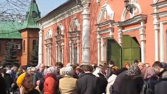 Храм Арх.Михаила. Освящение куличей перед Пасхой 2012 г. смотреть онлайн