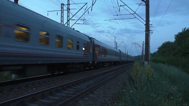 ЭП1М-530 с поездом №232 Москва - Ейск