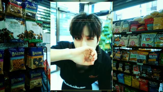 фрик озвучивает и просмотр максидента..... | озвучка | #straykids #fyp #maxident #skz #стрейкидс