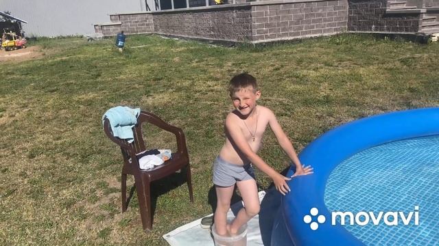 д. Руссолово. Начинаем продолжать заканчивать крыльцо. Покрываем лаком и чистим серной кислотой. смотреть онлайн