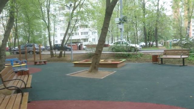 8.05.2020 Горка на проезжую часть Бордюры Урны смотреть онлайн