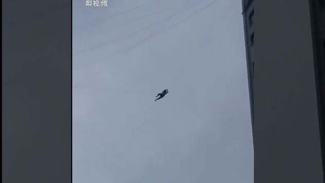 Мужчина отказался платить смотреть онлайн