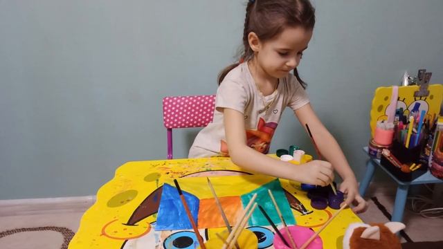 Рисуем вазу с цветами вместе с Ульяной! смотреть онлайн