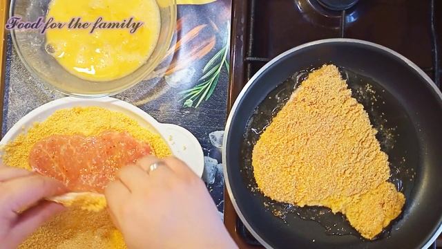 ДОМАШНИЕ СВИНЫЕ ШНИЦЕЛИ С ЖАРЕНЫМ КАРТОФЕЛЕМ НА ГАРНИР!/ HOMEMADE PORK SCHNITZELS! смотреть онлайн