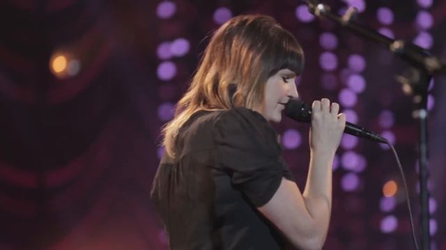 Amanda Cook - You Make Me Brave (Official Live Music Video) смотреть онлайн