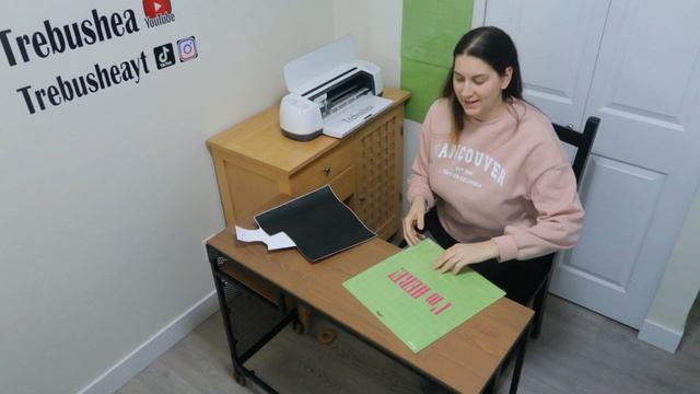 Make Your Own Pet SVG (Cricut made personalized pet decal tutorial) смотреть онлайн