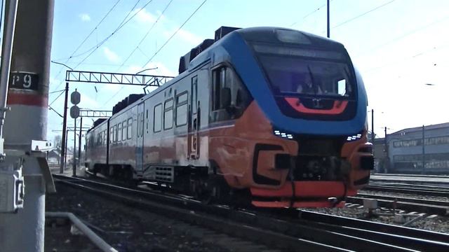 Рельсовый автобус РА3-001 отправляется со станции Брянск- Орловский. смотреть онлайн