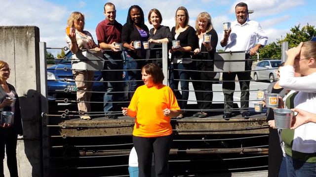 Jo Anne Bush accepts ALS Ice Bucket Challenge смотреть онлайн