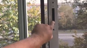 Регулировка алюминиевых створок на балконе. Как регулировать раздвижные окна. Алюминиевые створки.