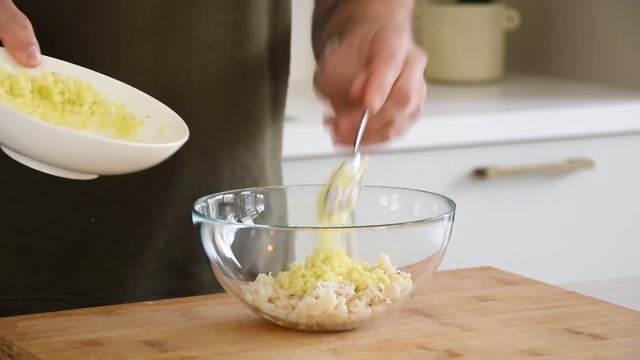 Crab salad with magnolia and sorrel | How to prepare and clean a crab смотреть онлайн