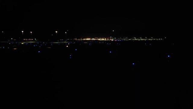 Ночной Хельсинки - разгон и взлёт ? самолёта ✈️ Boeing 787-900 - аэропорт Вантаа смотреть онлайн