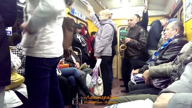 Саксофонист в метро Санкт Петербурга смотреть онлайн