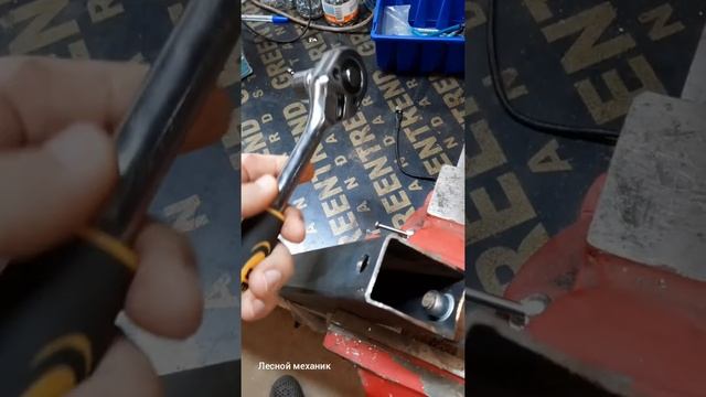 Испытание резьбовой заклепки М12 на вырывание.