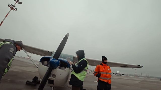 Полет с посадкой во Внуково на Cessna 172. UUWW