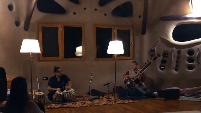 Raga Khamaj - Ariel Chab (Sitar) y Joaquin Olmedo (Tabla) - Nina Huassi смотреть онлайн