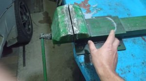 Самодельные тиски из швеллера.