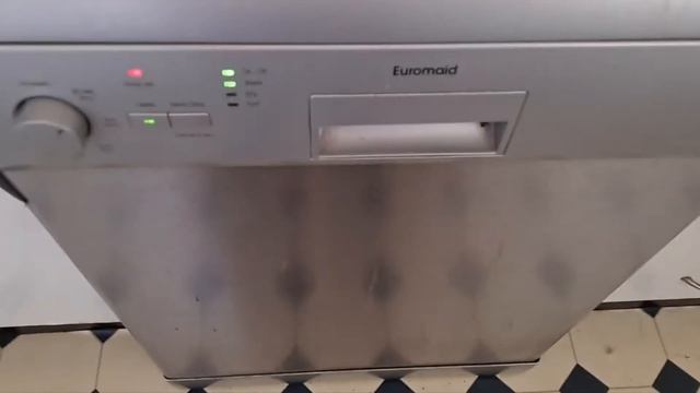 Silly Person Puts Records In The Dishwasher. Exclusive video. Foamy 78rpm. Dishwashing Liquid смотреть онлайн