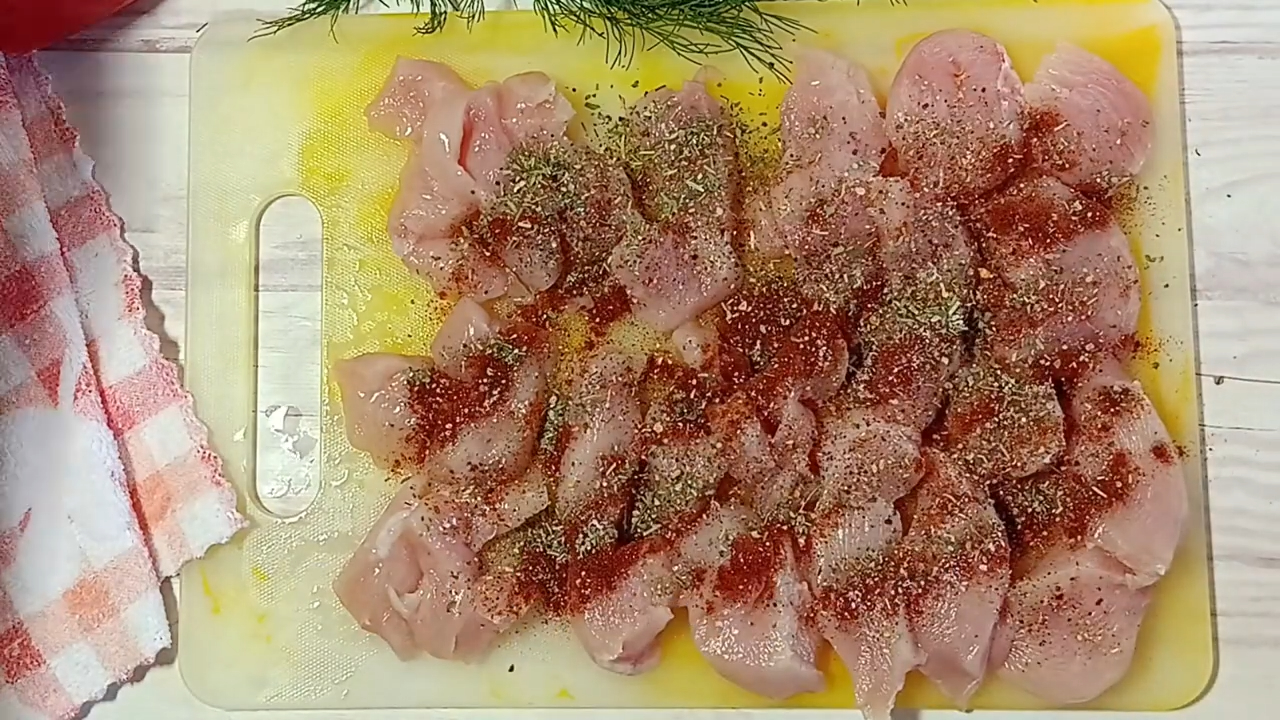 Самый простой и вкусный рецепт из куриного филе в духовке смотреть онлайн