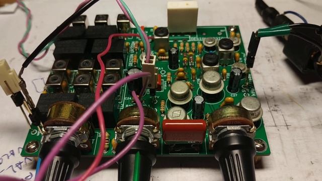 Немного подлечил радио :) вроде бы не хрипит, по сравнению с первым включением :) смотреть онлайн