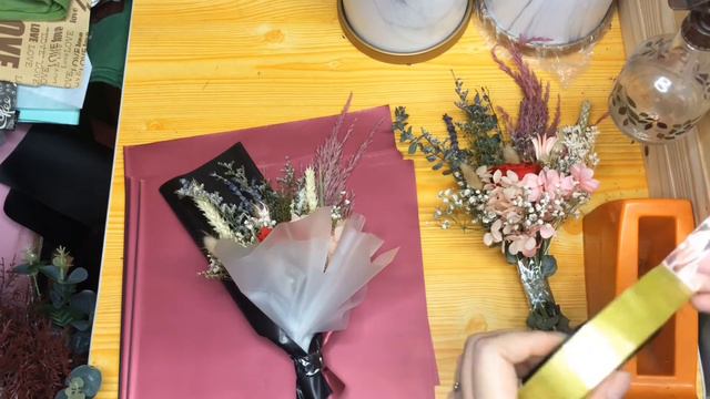 Bouquet wrapping 23/101 | Preserved Red roses flower bouquet | 永生花束包裝 玫瑰 繡球花 薰衣草 兔尾巴草 滿天星 ｜Huamama смотреть онлайн